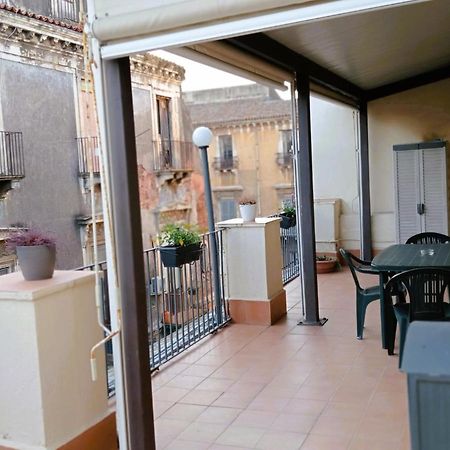 カターニアLa Terrazza Ursinoアパートメント エクステリア 写真
